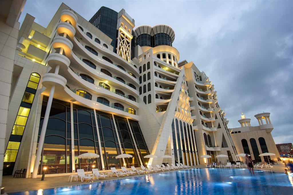 The Grand Gloria Hotel