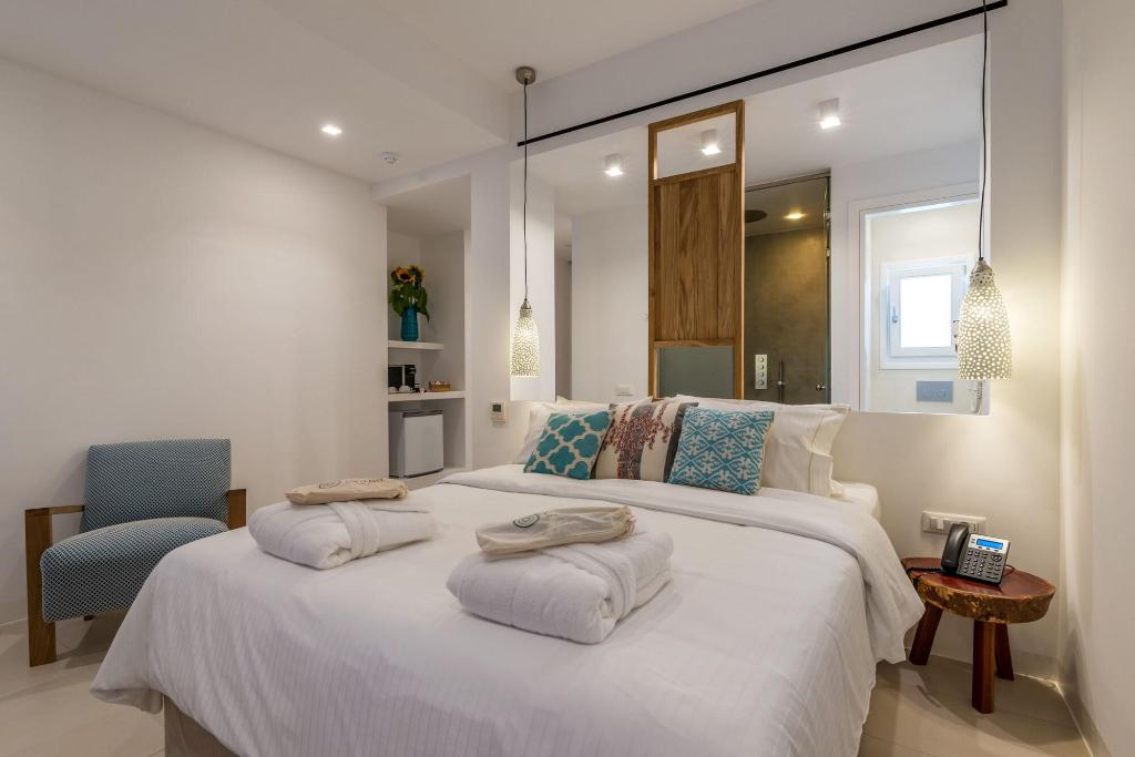 Bluetopia Suites