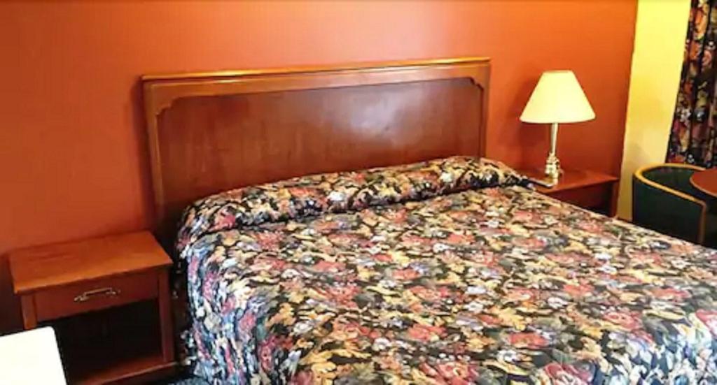 Parkway Motel