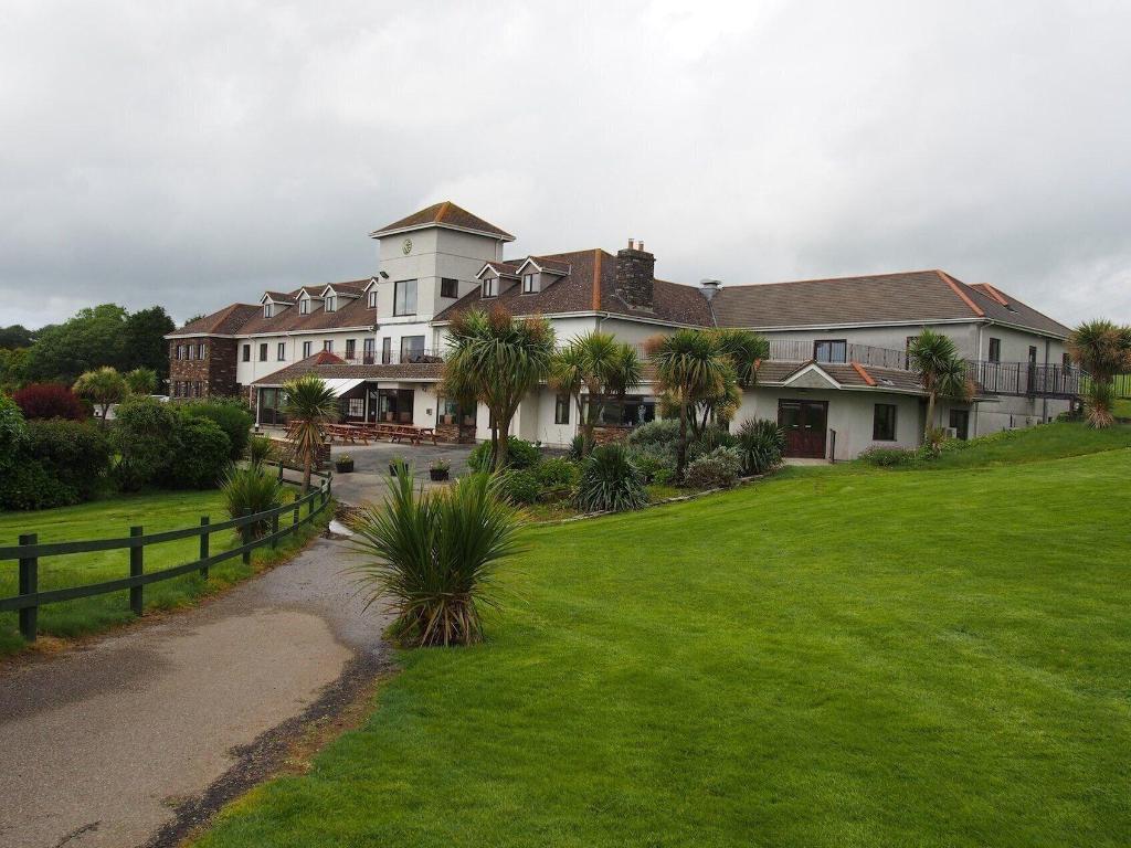 Bowood Park Hotel