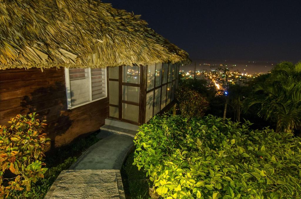 Cahal Pech Village Resort