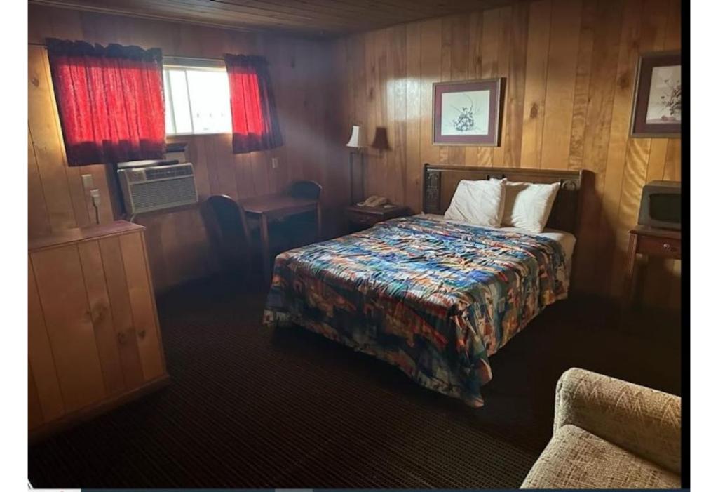 Love Hotels Western Holiday by