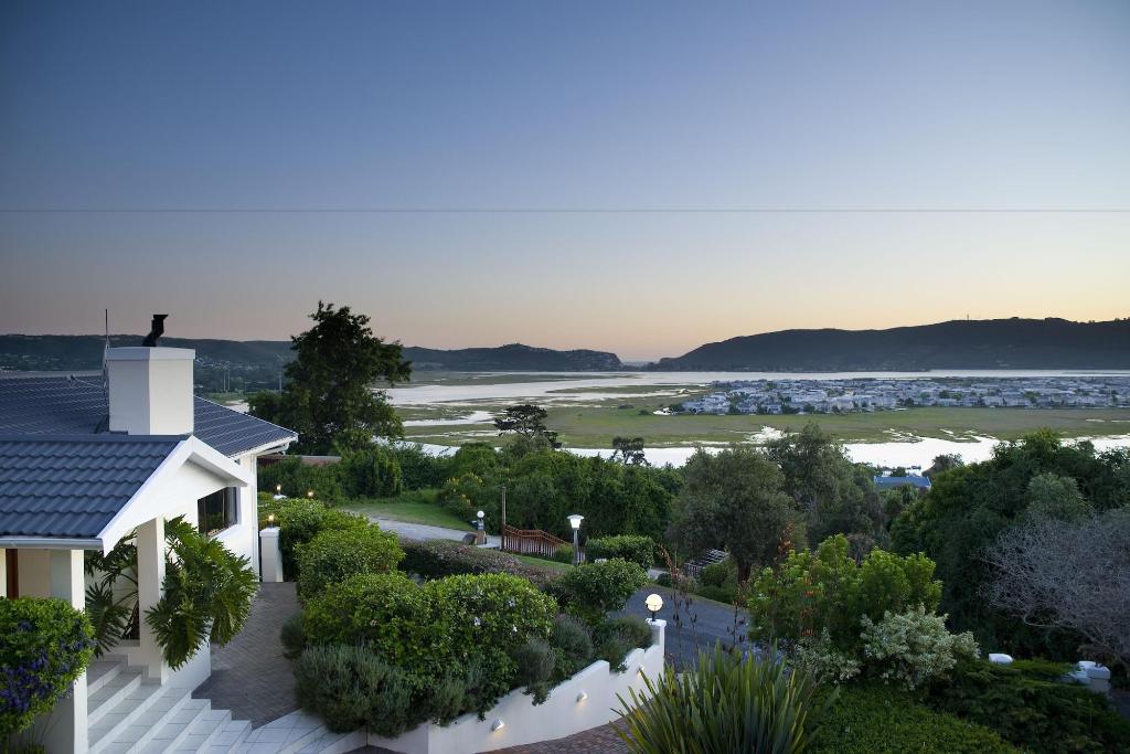 Candlewood Lodge - Bed & Breakfast - General view