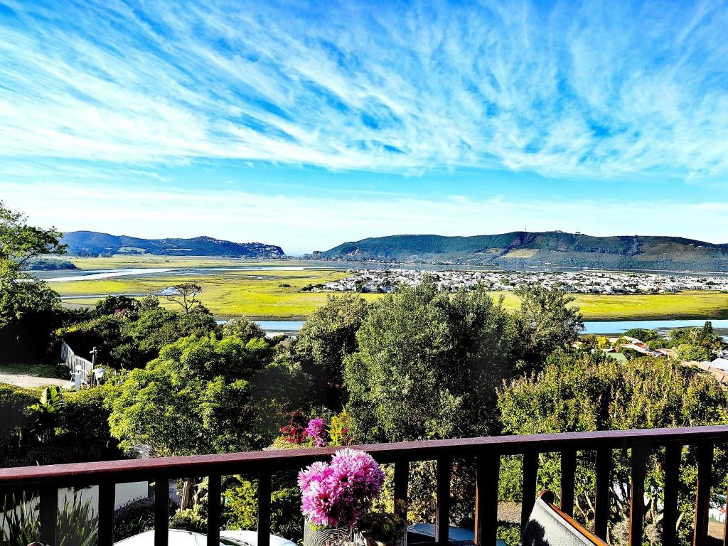 Candlewood Lodge - Bed & Breakfast - General view