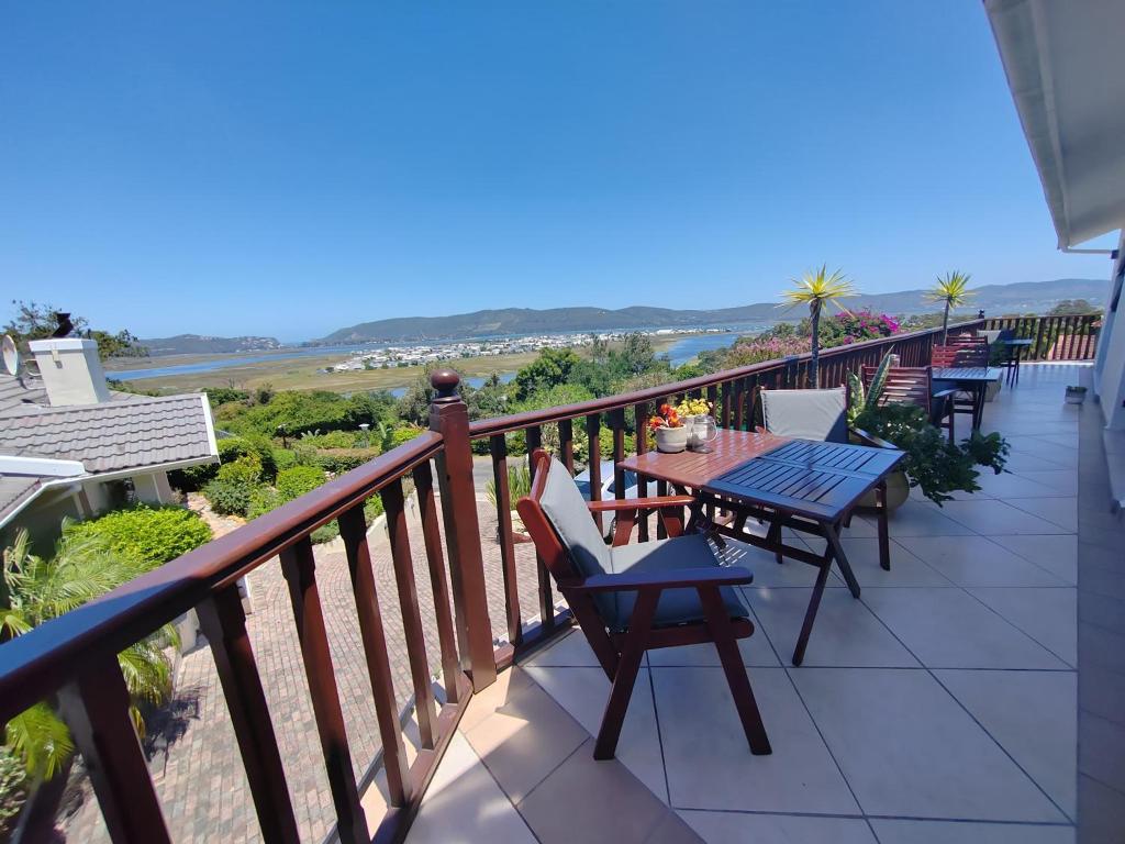 Candlewood Lodge - Bed & Breakfast - General view