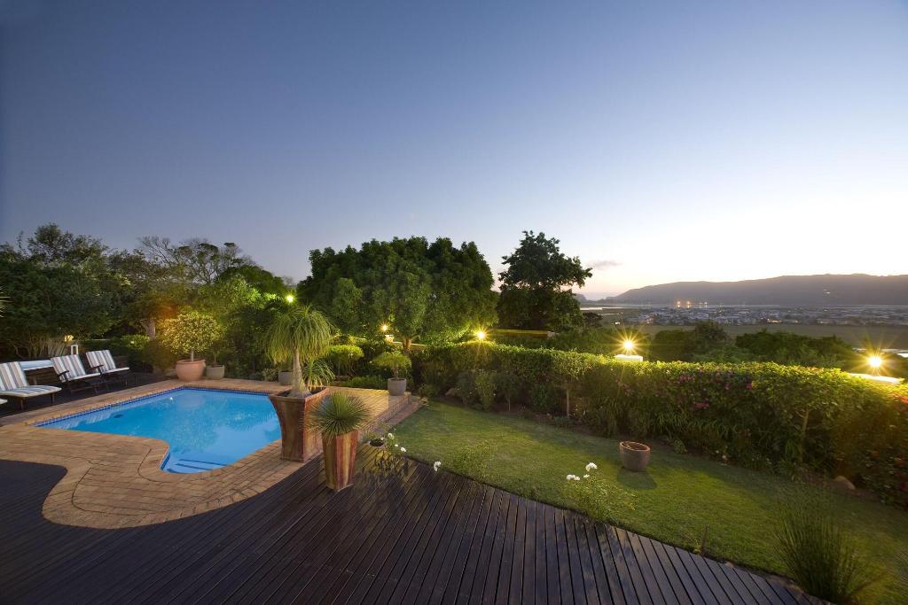 Candlewood Lodge - Bed & Breakfast - Sports and Entertainment