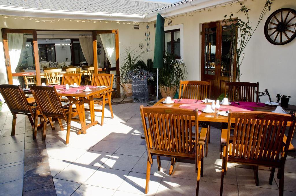 Candlewood Lodge - Bed & Breakfast - Restaurant