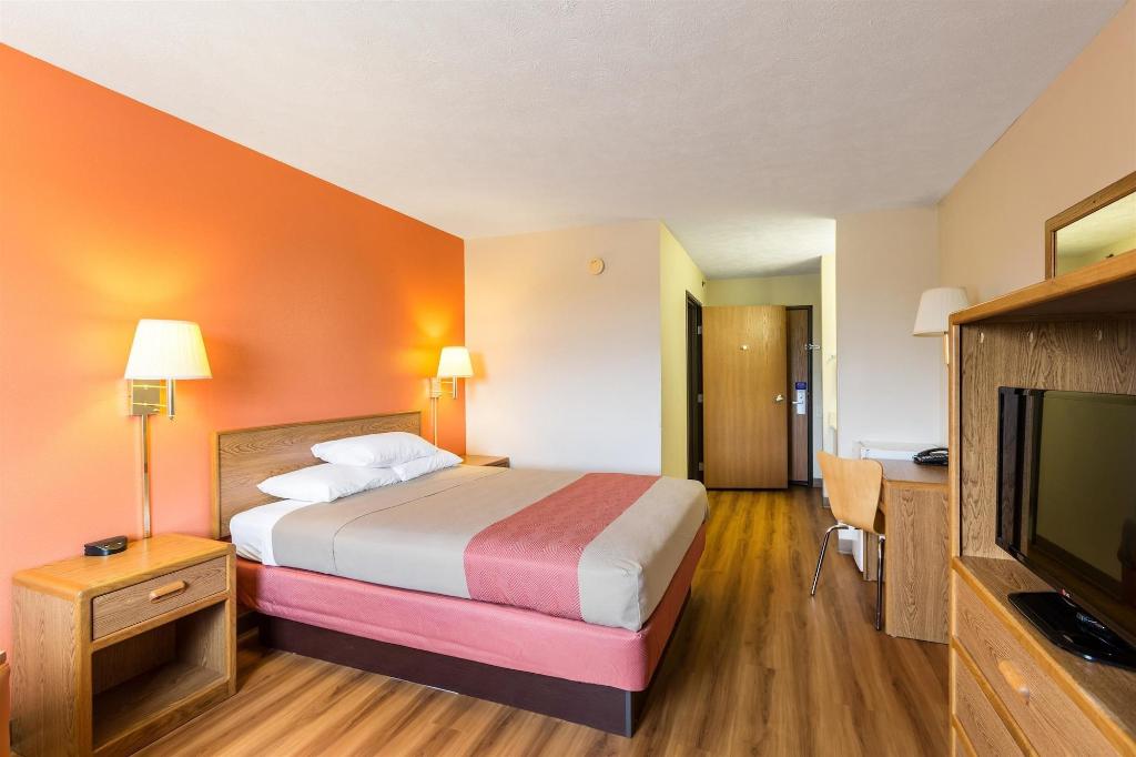 Motel 6 Percival, IA