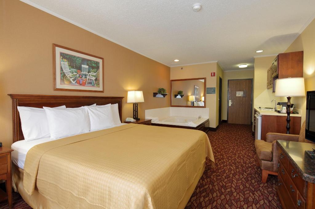 Coshocton Village Inn And Suites