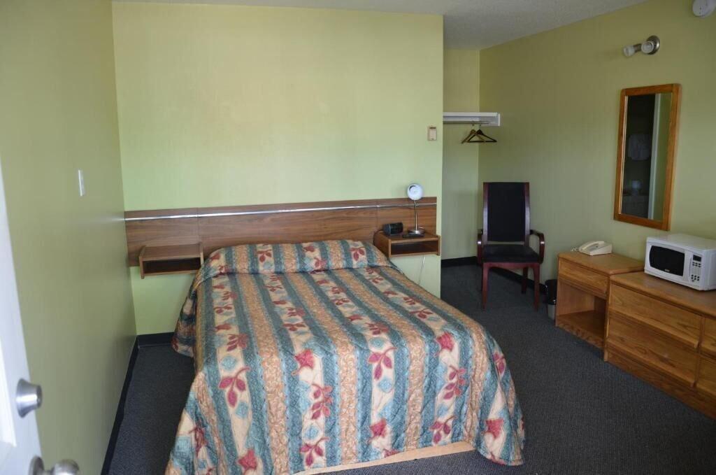 Coachman Inn