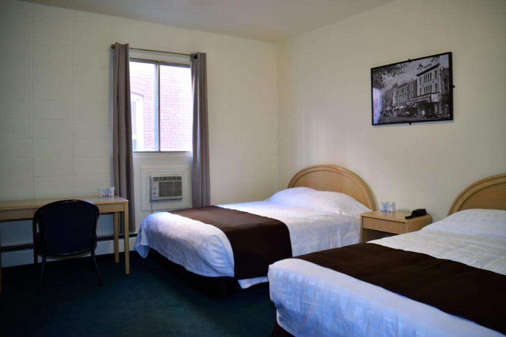 Commercial Hotel