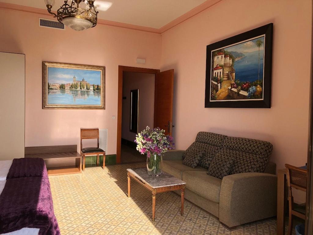Hotel Llar De Capitans