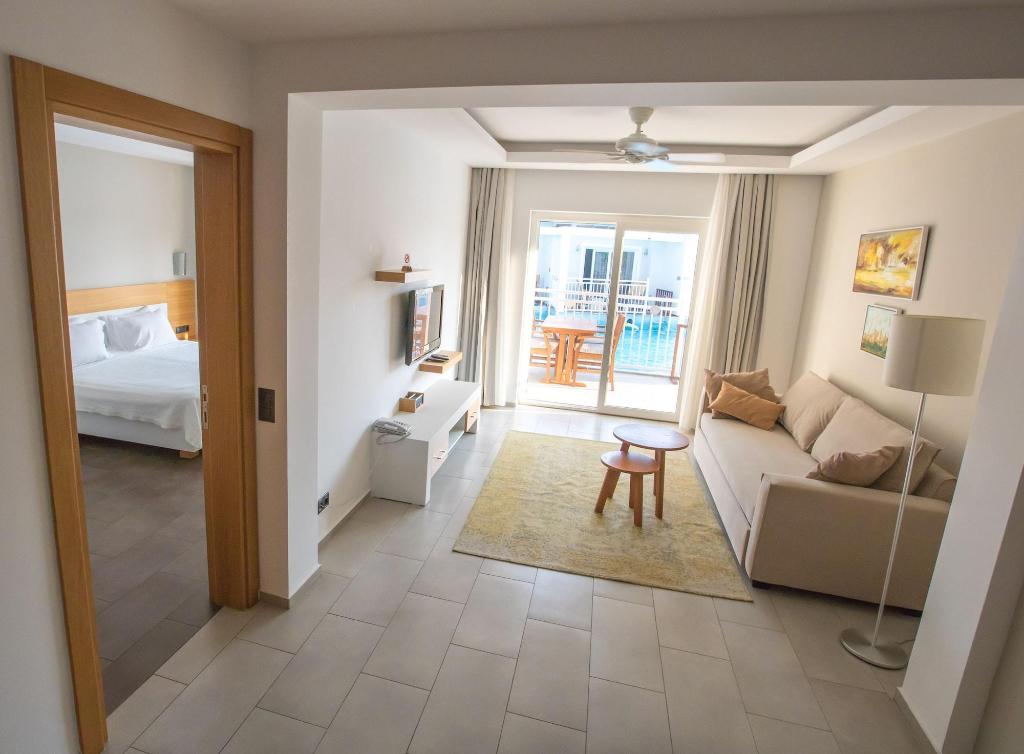 Mozaik Swim Up Hotel And Apartments