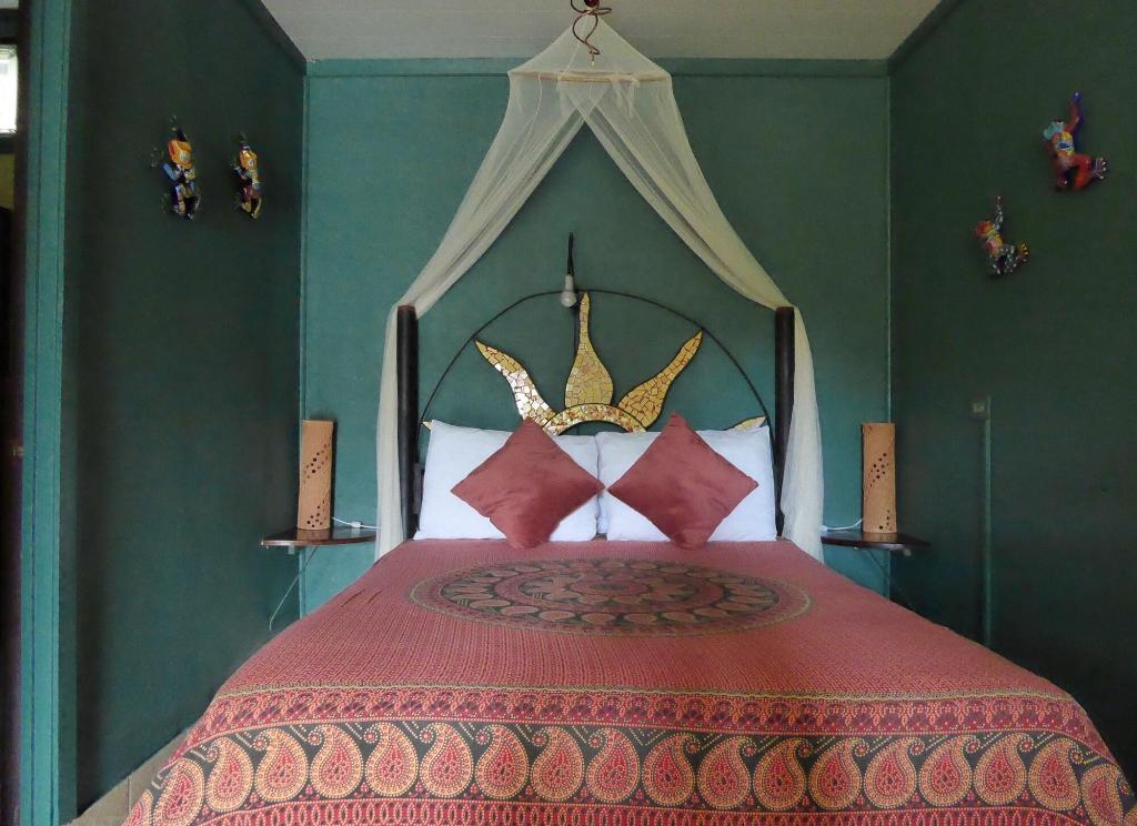 Lucky Bug B & B