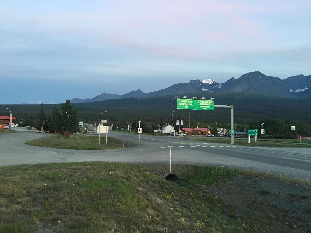 Kluane Park Inn