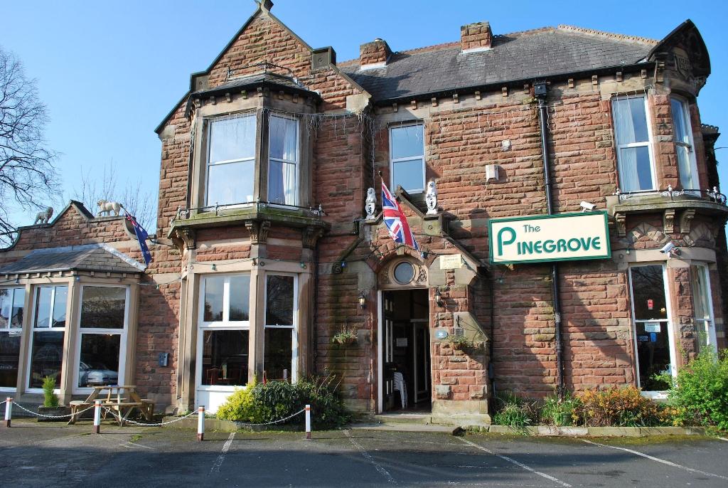 Pinegrove Hotel