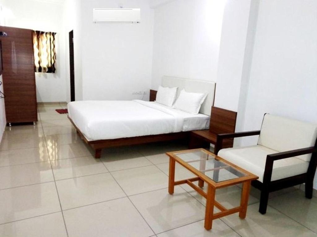 Hotel Ashray Inn Express