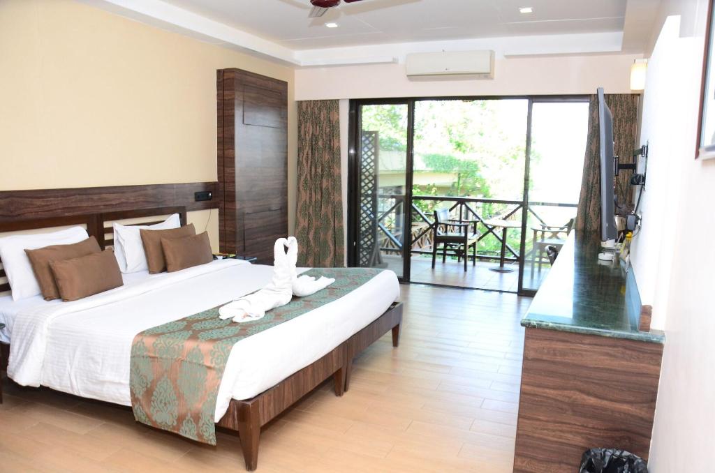 The Upper Deck Resort