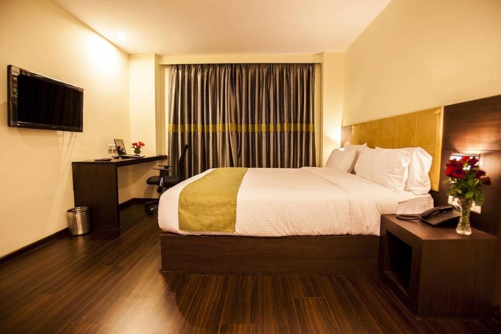 J Hotel