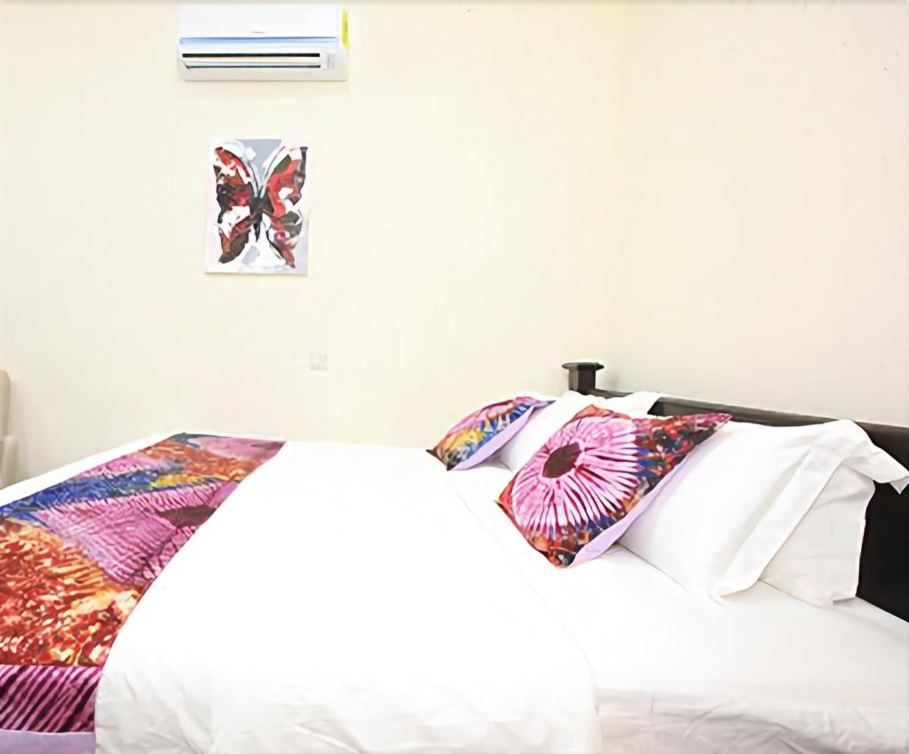 The Highbridge Guest Lodge