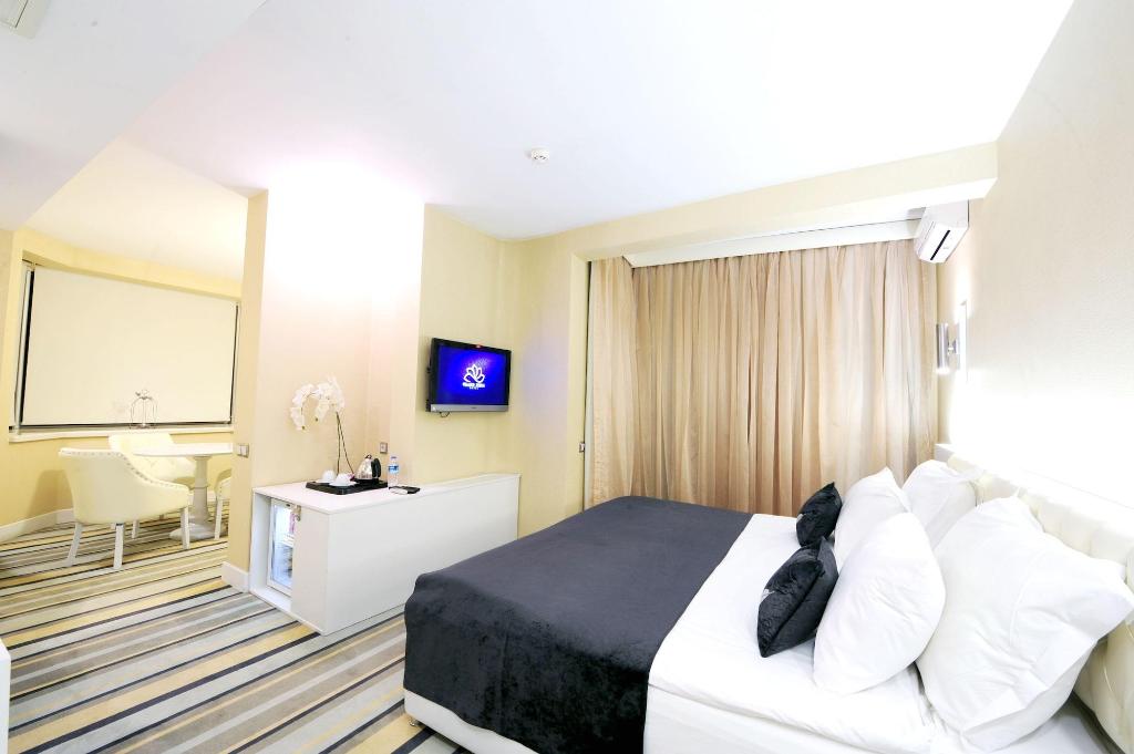 Grand Nora Hotel