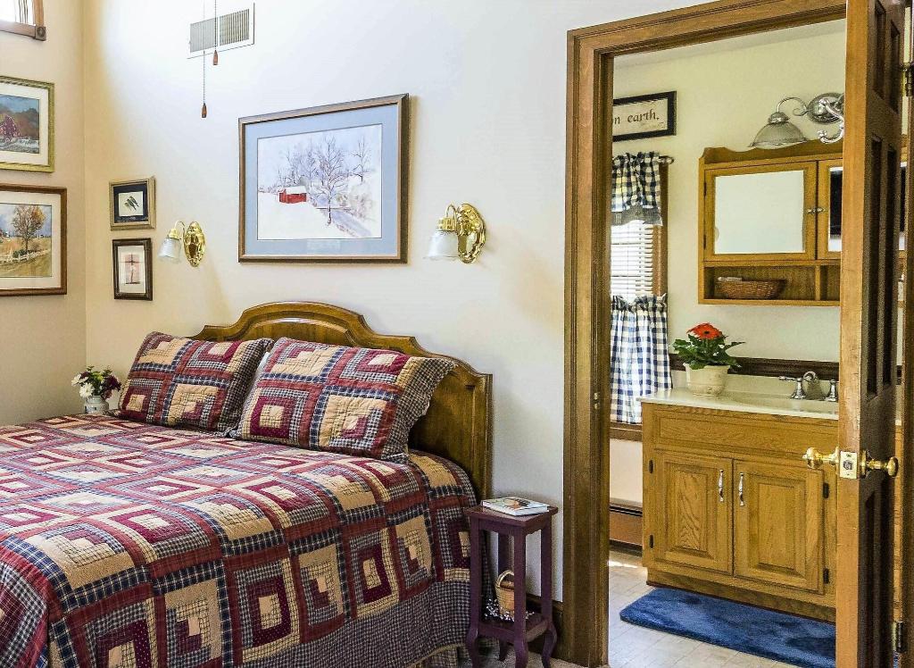 Red Cardinal Bed And Breakfast