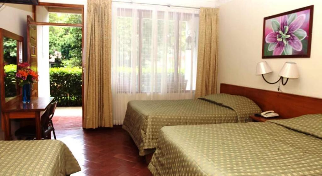Hotel Boyeros