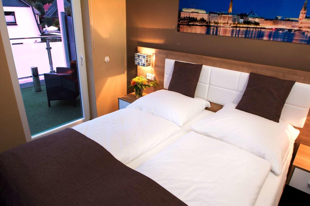 C&S Hotel