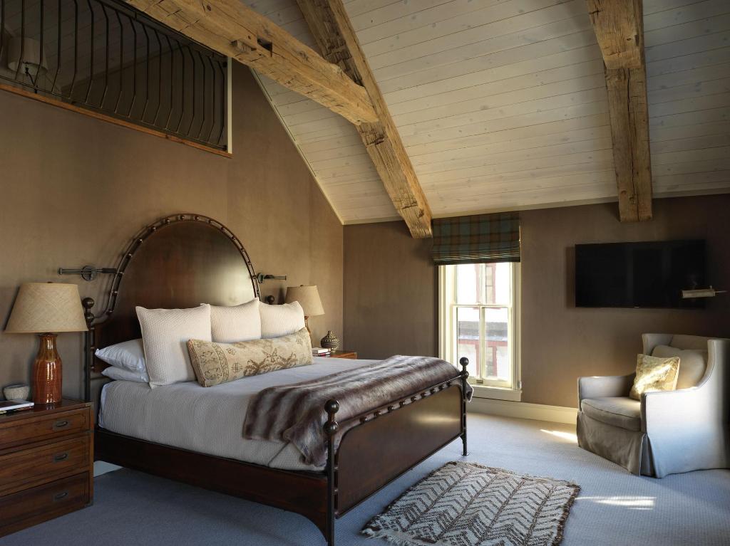 Public House Lofts By Eleven