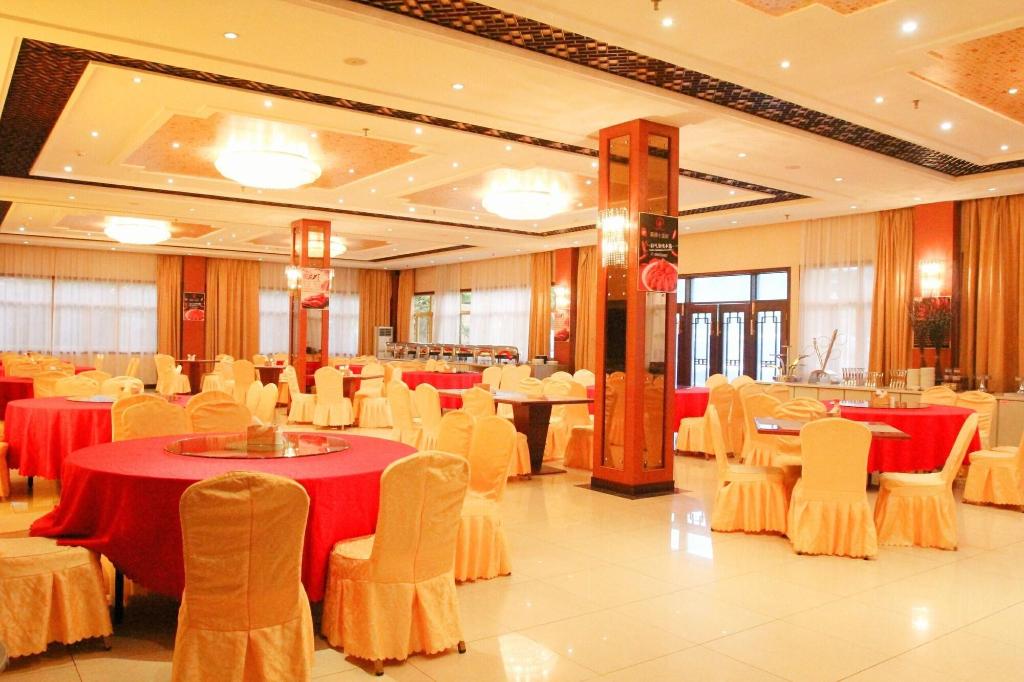 Sogecoa (Zambia) Golden Peacock Hotel - Sports and Entertainment