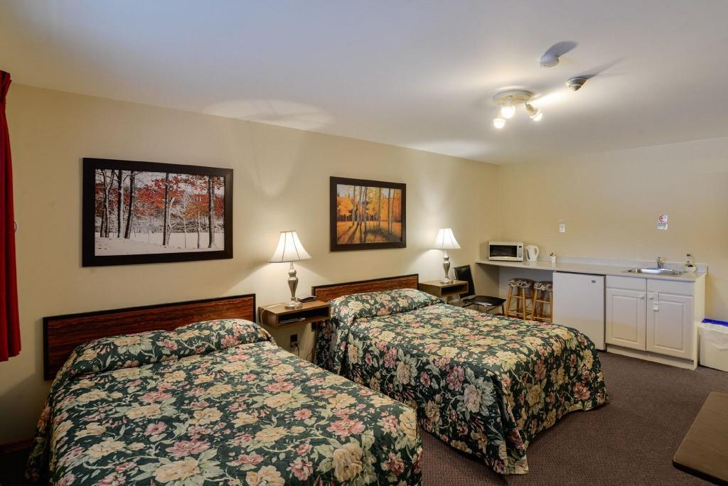 Oakwood Motel