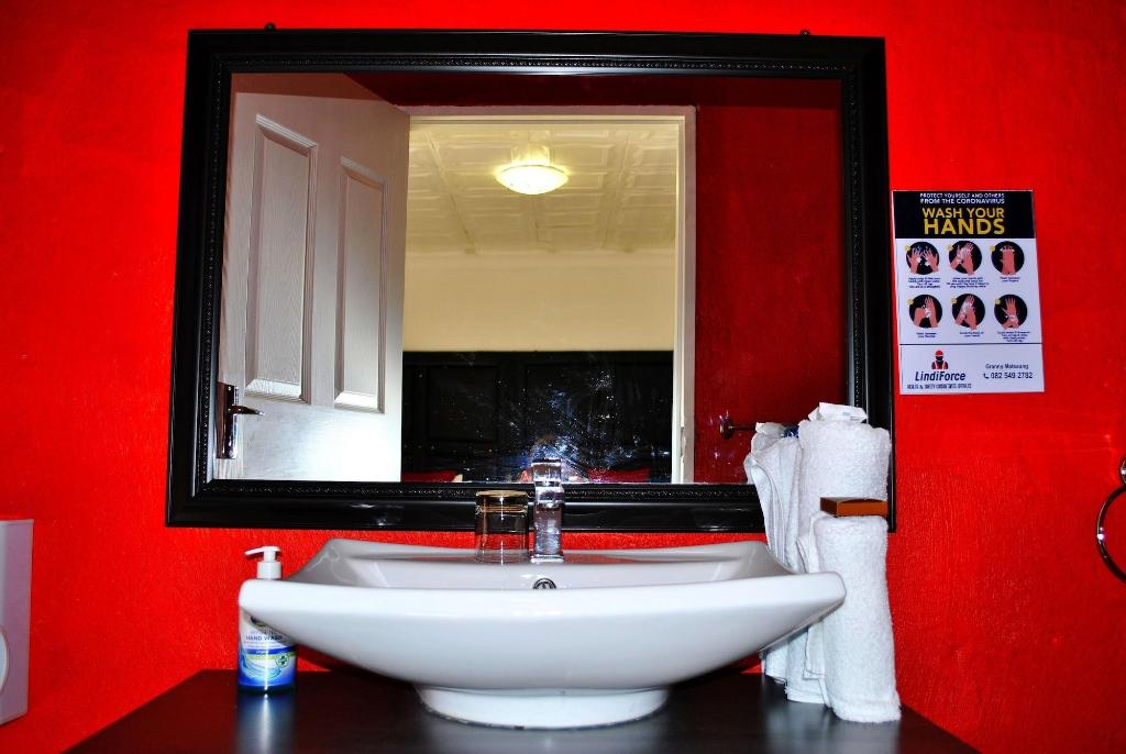 Lapologa Bed And Breakfast