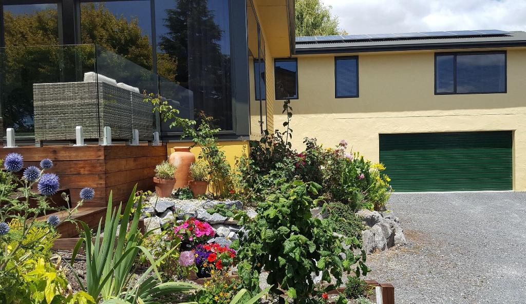 Hazelwood Mapua Bed And Breakfast