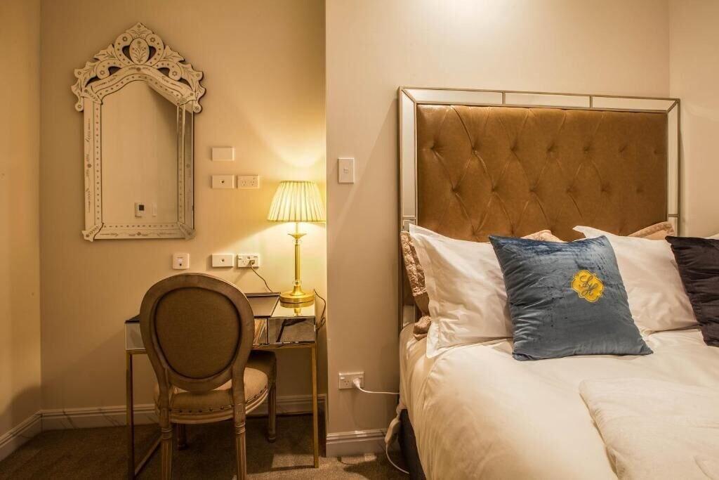 The Salisbury Hotel Luxury Class