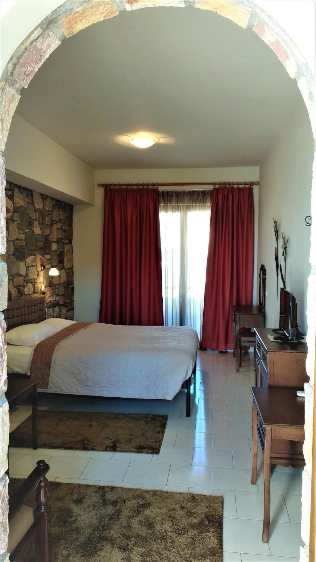 Ataviros Hotel