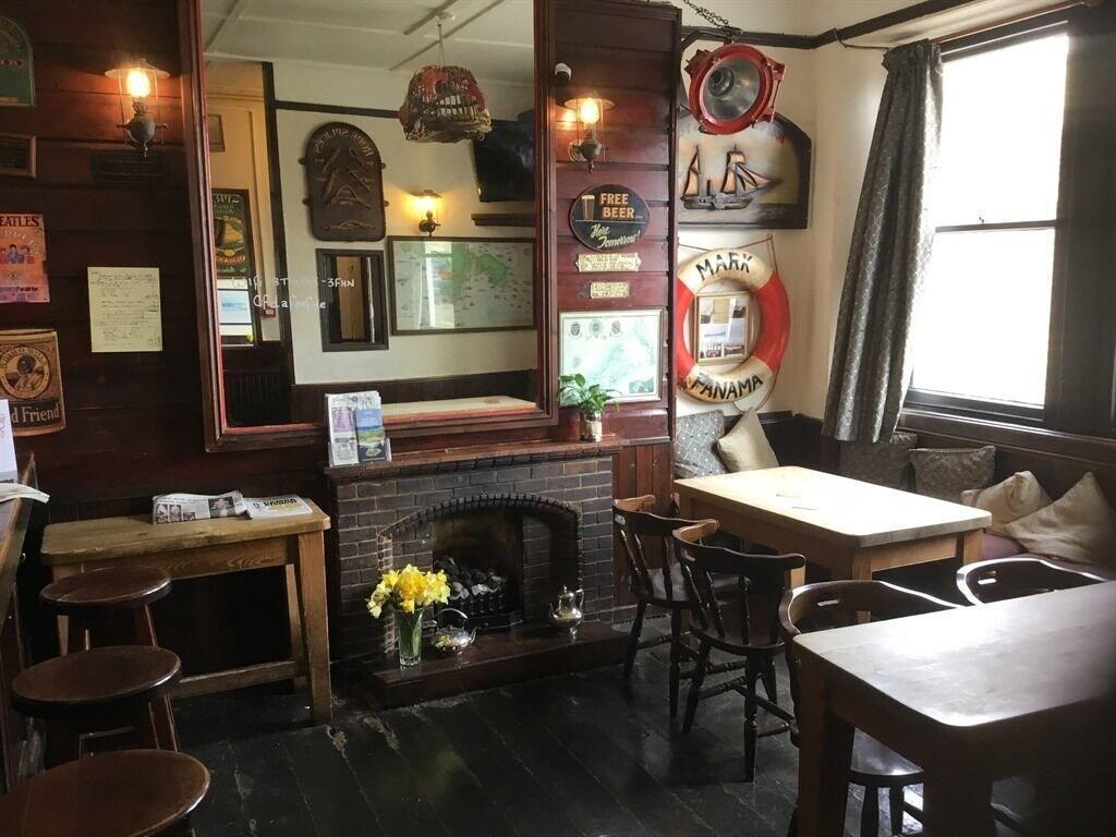 The Dock Inn - Bar