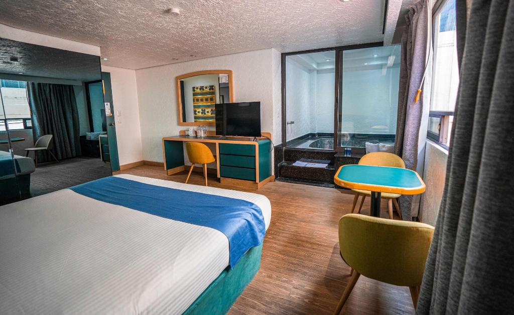 Hotel Embassy
