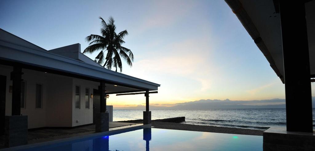 Alegria Water Front Beach House