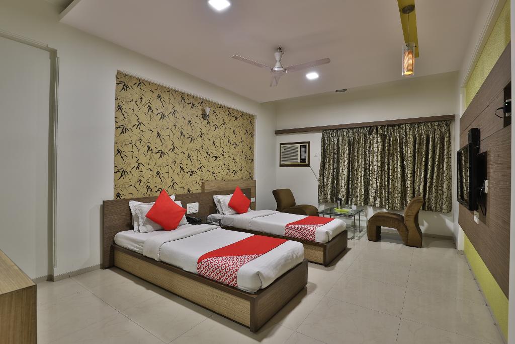 OYO 14235 Hotel Ostria