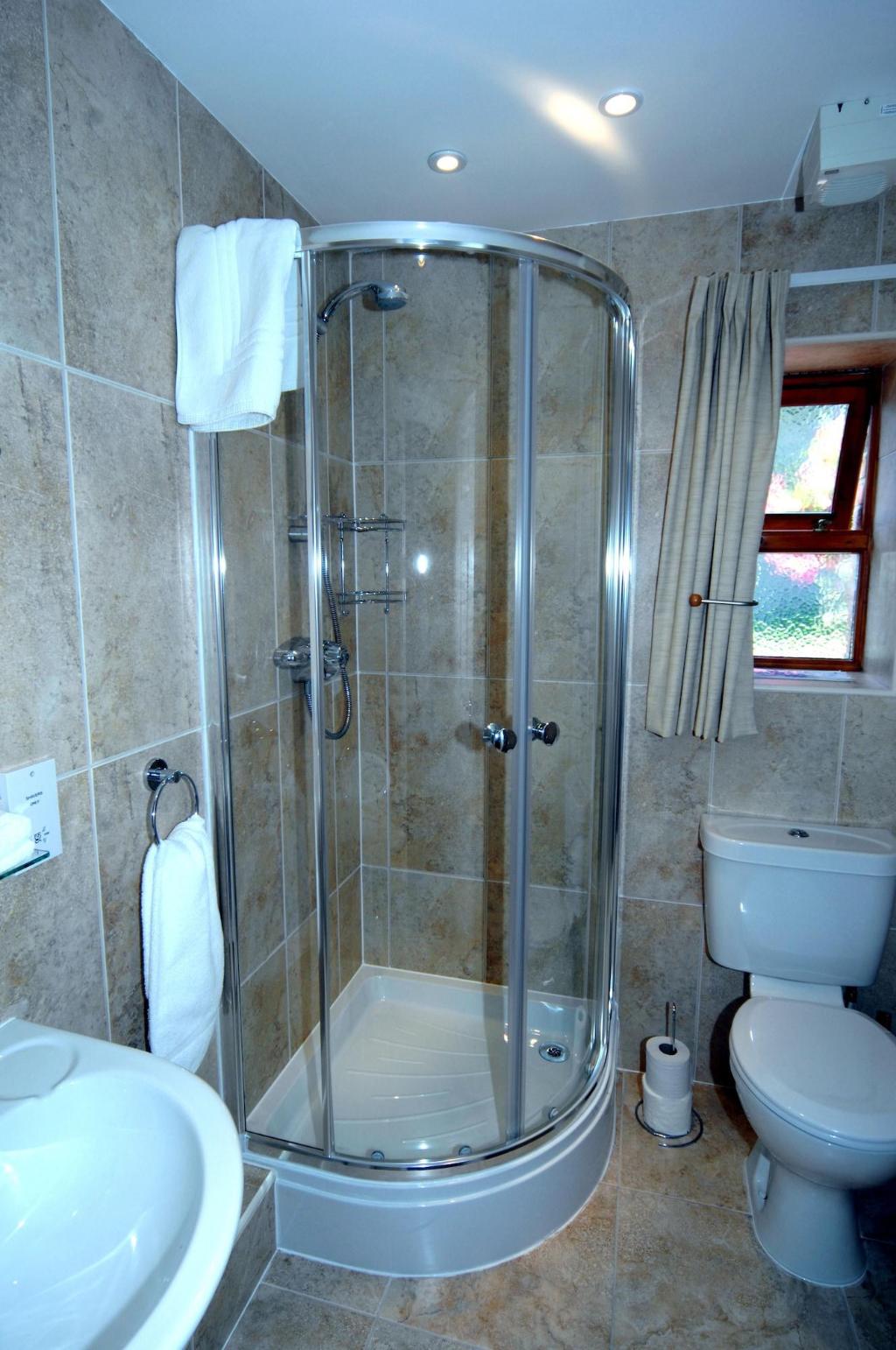 New Overlander Inn