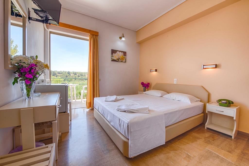Ionis Hotel
