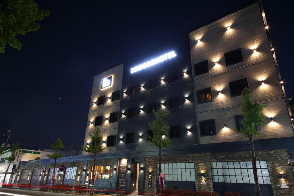 Brooks Hotel - General view