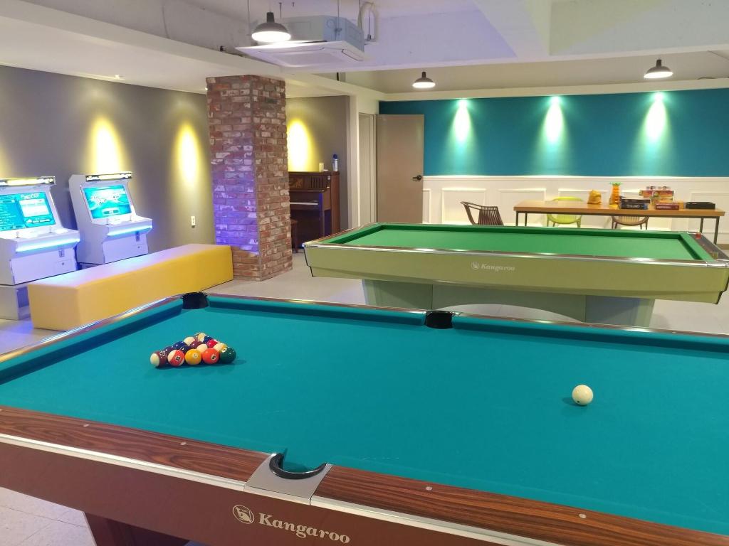 Brooks Hotel - Sports and Entertainment