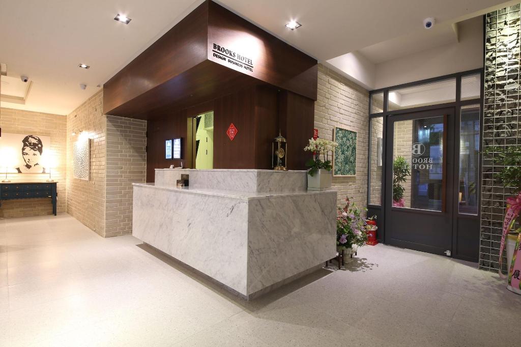 Brooks Hotel - Lobby