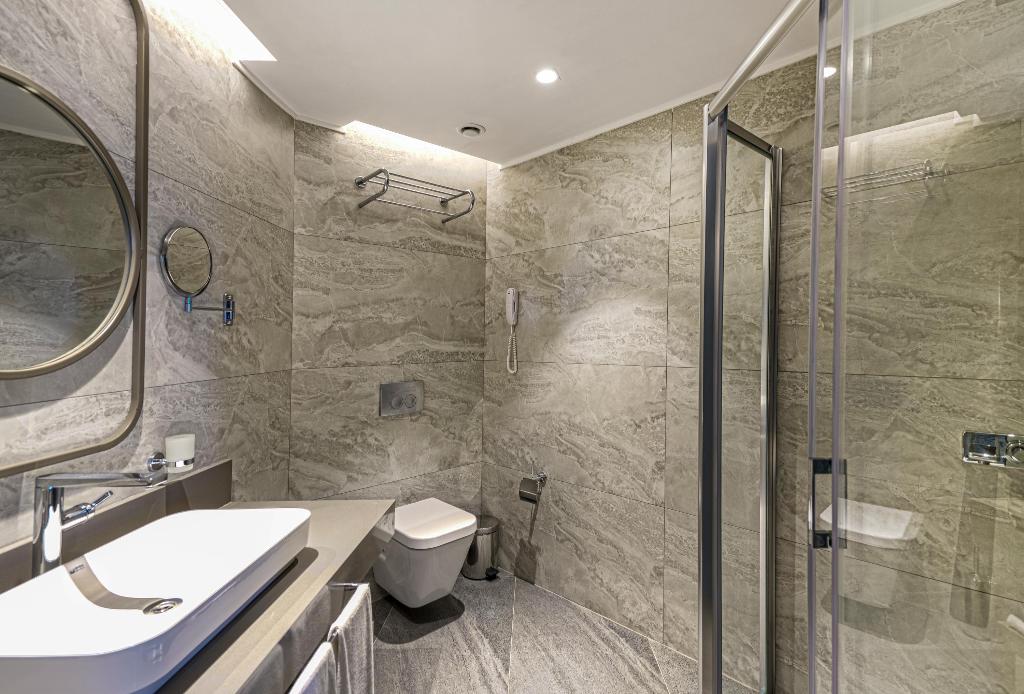 Kirman Calyptus Hotel