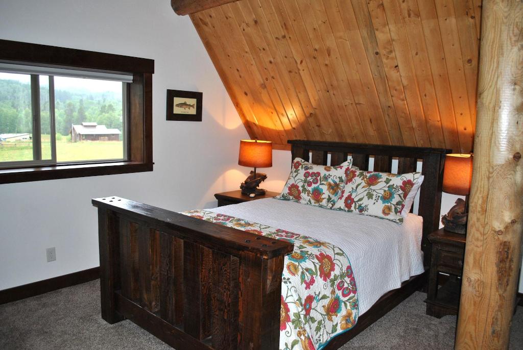 Fin And Feather Inn