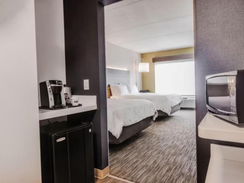 Holiday Inn Express & Suites Welland