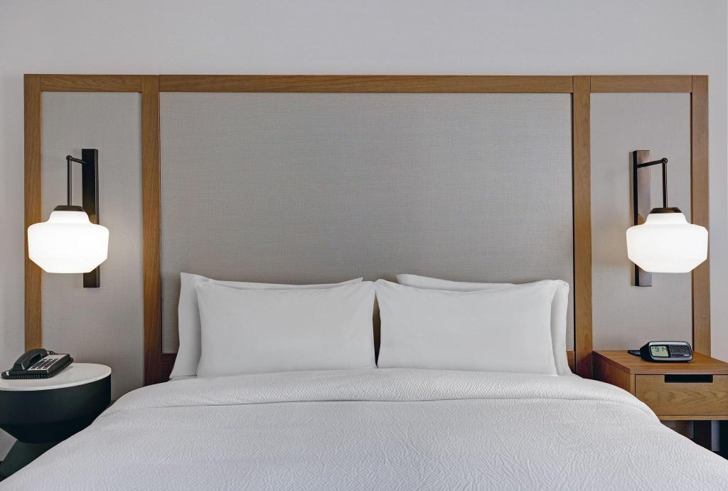 Fairfield Inn & Suites by Marriott Milwaukee Brook