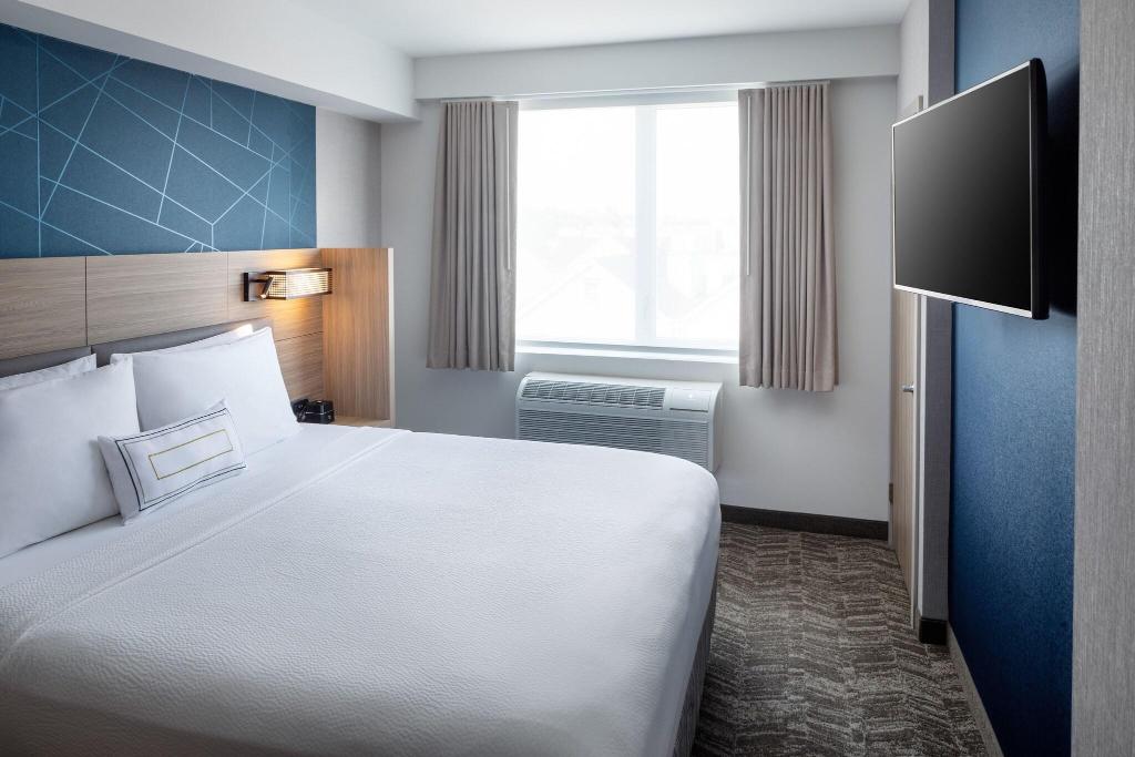 SpringHill Suites by Marriott New York JFK Airport