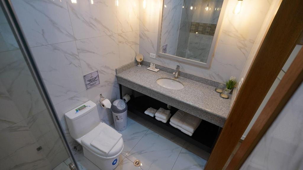 ADAMAS HOUSE HOTEL